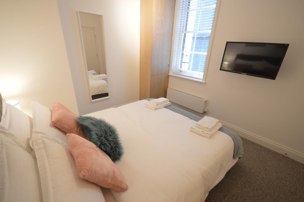 St Anne'S Court By Indigo Flats Apartment ลอนดอน ภายนอก รูปภาพ